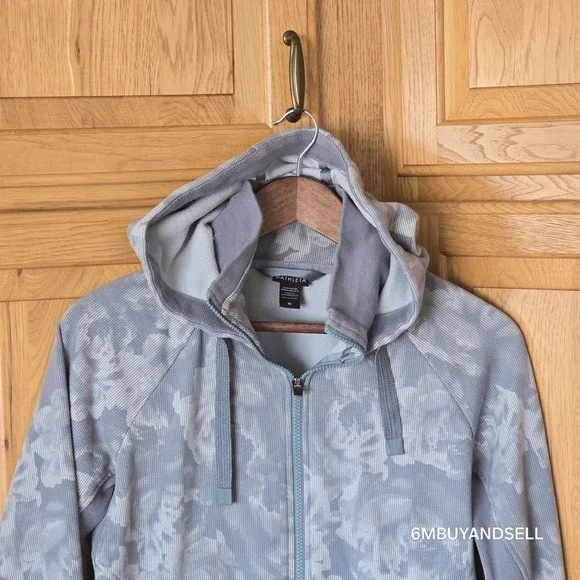 ATHLETA Triumph Printed Hoodie Women's Blue Camo Sweatshirt Full Zip Medium - Picture 5 of 8